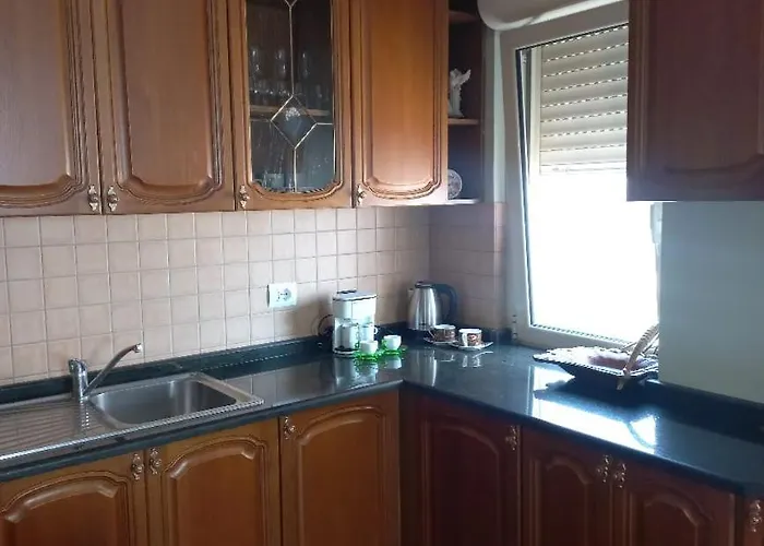 Portside 2 ドゥラス